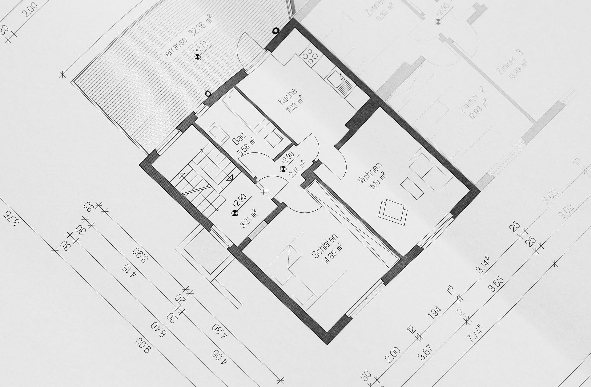 Budowa domu jednorodzinnego – porównanie materiałów budowlanych i orientacyjne koszty